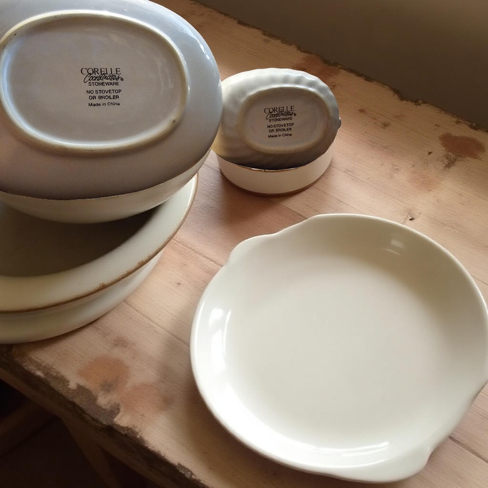 CORELLE COORDINATES STONEWARE! Beautiful Gravy Pourer And Plate To Rest On. - Picture 3 of 4